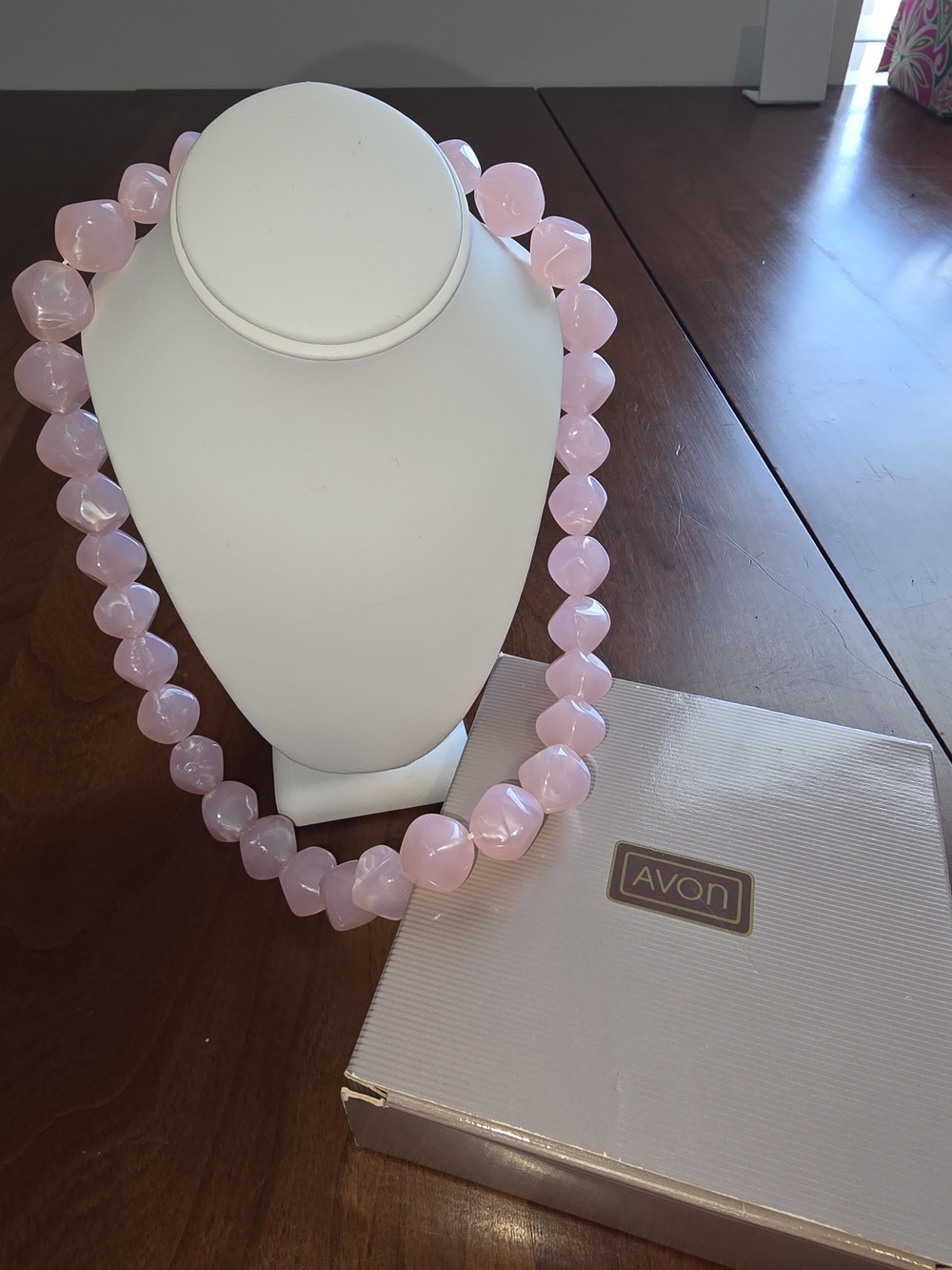 Avon Vintage Pink 💕 Rose Quartz Bead Statement Necklace with Originsl Box!